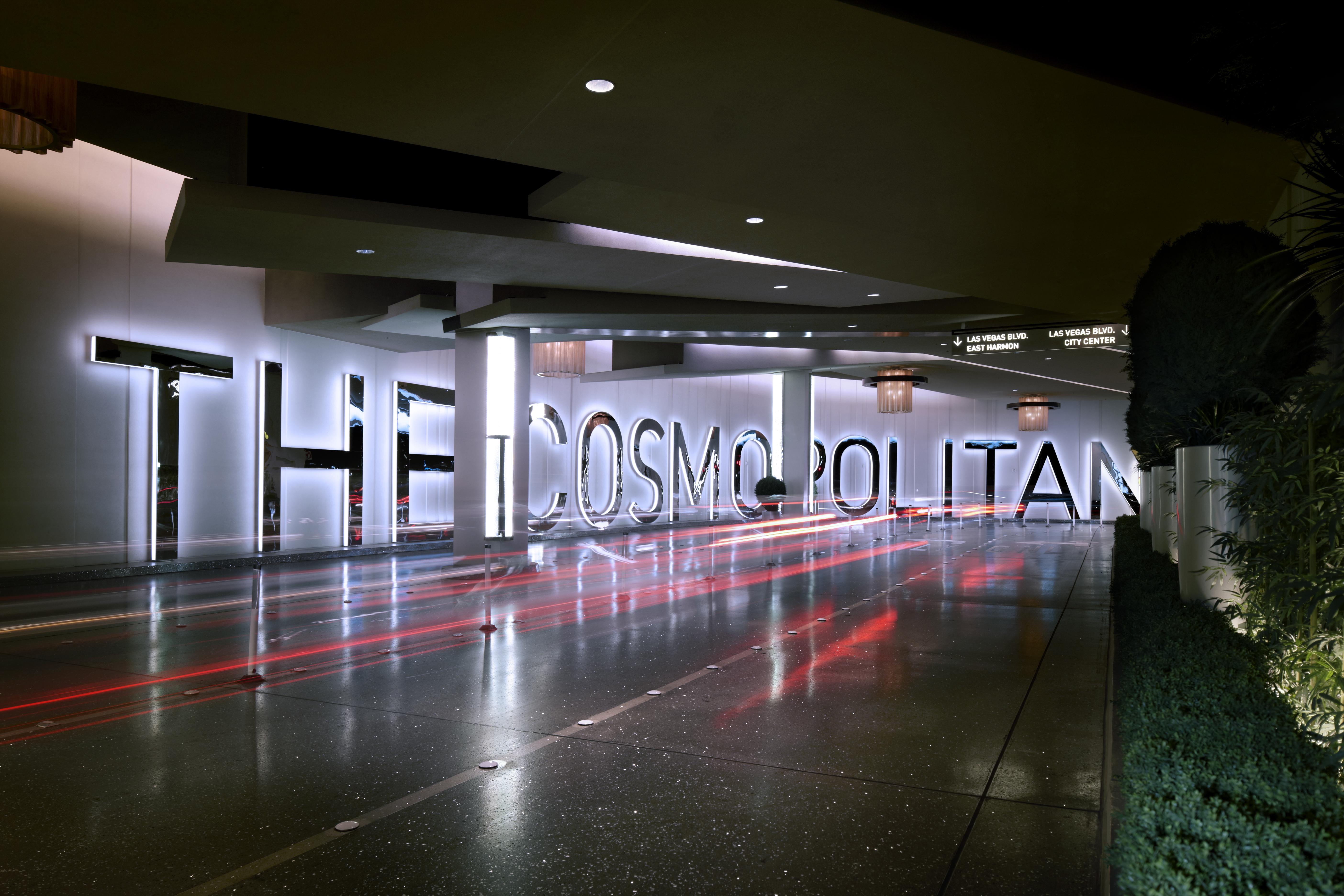 The Cosmopolitan Of Las Vegas Dış mekan fotoğraf The Cosmopolitan logo at the entrance